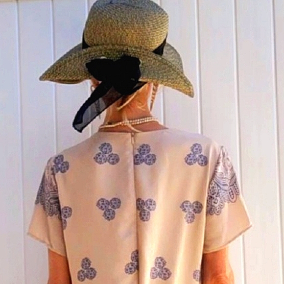 Sun Dress - Loose Fit - Picture 4 of 4